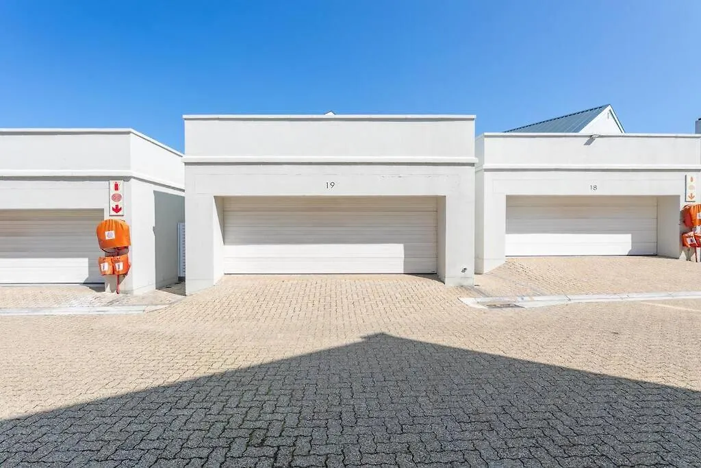 Stunning 2 Bedroom, Big Bay, Bona Views Cape Town 0*,  Güney Afrika